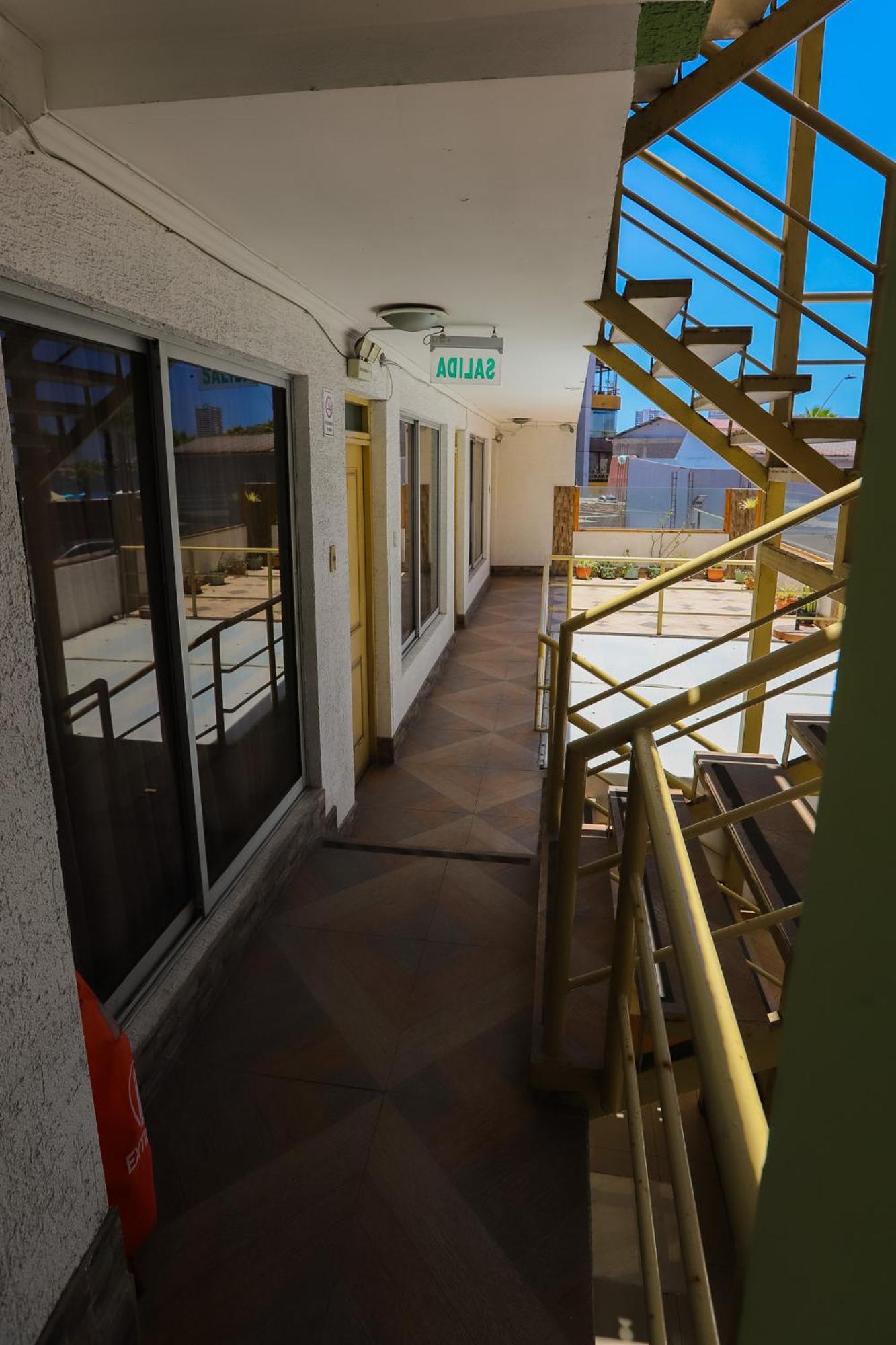 Hostal Sol Del Pacifico イキケ エクステリア 写真